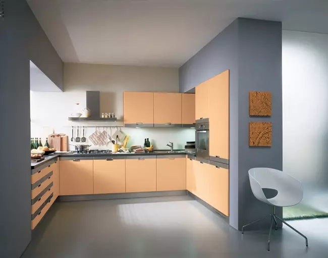 Peach Kitchens (61 billeder): Nuances af køkkenhovedtelefonen af ​​ferskenfarver i interiøret, kombinationen af ​​fersken med andre farver, design muligheder 21151_21