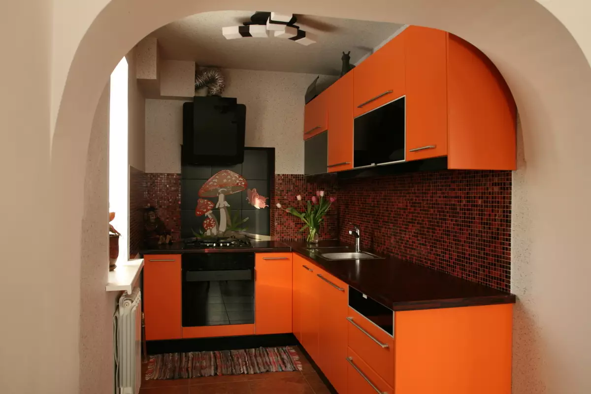 Bucătării Peach (61 fotografii): Nuanțele setului de cască de bucătărie a culorilor de piersici în interior, combinație de piersici cu alte culori, opțiuni de design 21151_23