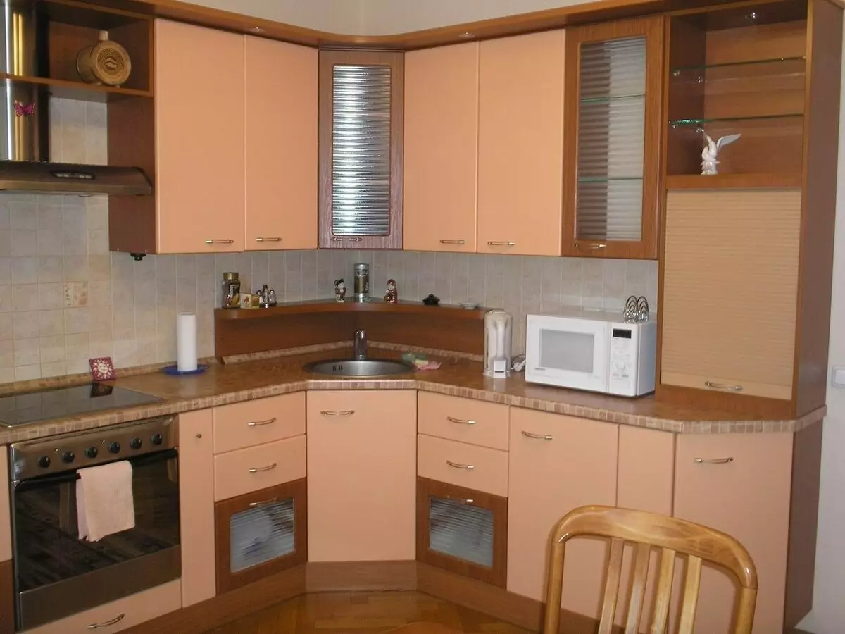 Persiku virtuves (61 fotogrāfijas): nianses virtuves austiņas persiku krāsas interjerā, kombinācija persiku ar citām krāsām, dizaina opcijas 21151_26