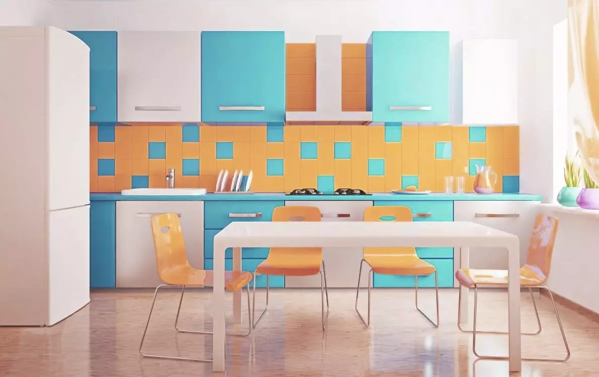 पीच स्वयंपाकघर (61 फोटो): अंतर्गत रंग, डिझाइन पर्यायांसह पीच संयोजन, पीचचे संयोजन 21151_33