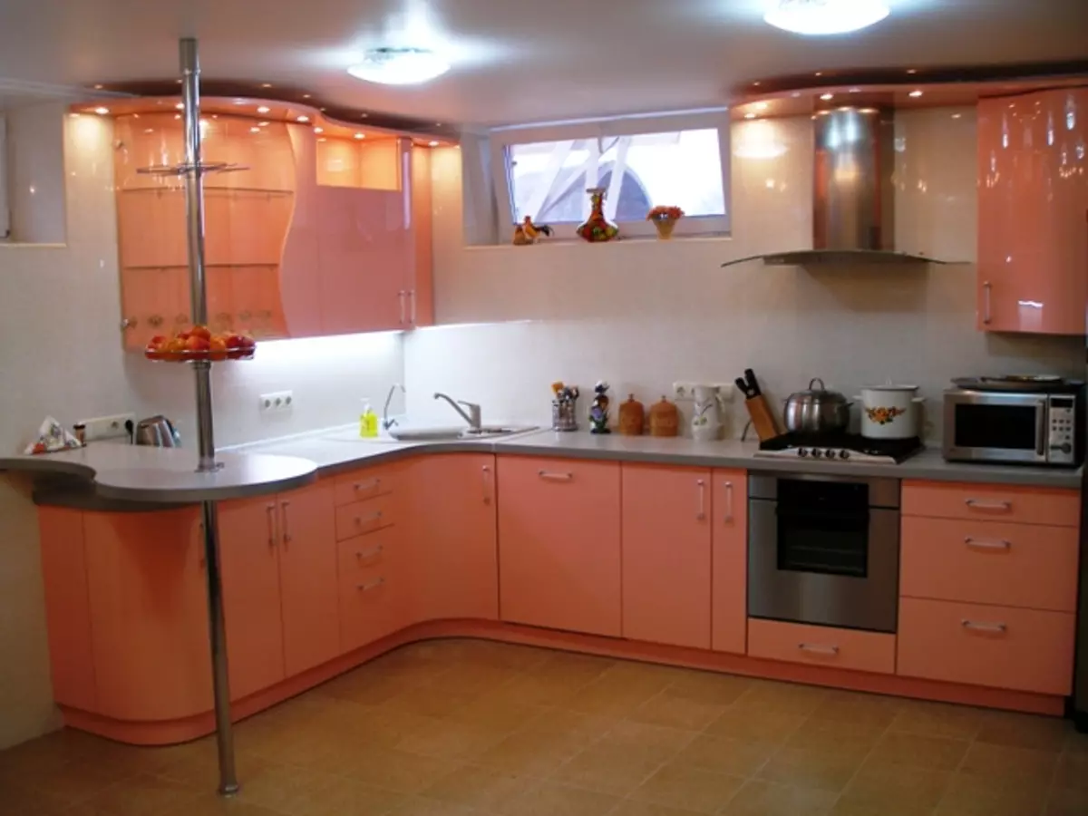 Peach Kuchyne (61 fotiek): nuansy kuchynskej headset broskyňových farieb v interiéri, kombinácia broskyňa s inými farbami, možnosti dizajnu 21151_4