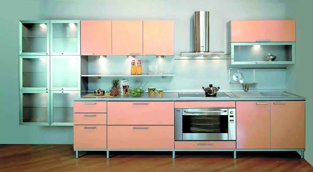 Peach kjøkken (61 bilder): nyanser av kjøkkenhodetelefonen til ferskenfarger i interiøret, kombinasjonen av fersken med andre farger, designalternativer 21151_6