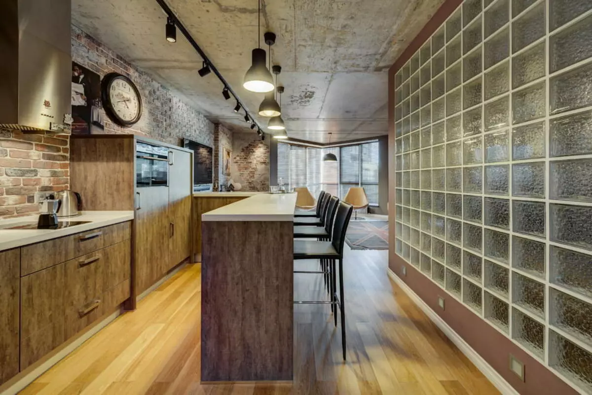 Loft Style Kitchen (99 fotos): cuina de cantonada situada en disseny d'interiors, cuina blanca i grisa, cuines modulars a l'apartament, cortines i aranyes adequades 21160_11