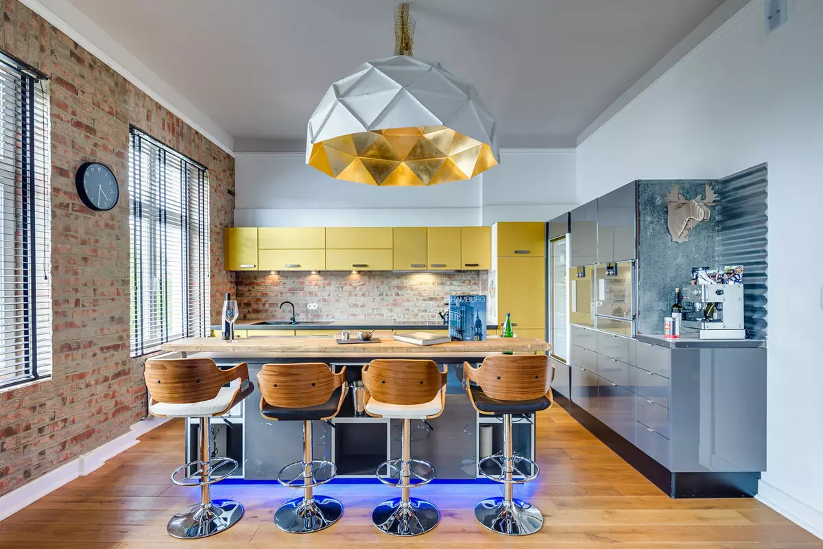 Loft Style Kitchen (99 fotos): cuina de cantonada situada en disseny d'interiors, cuina blanca i grisa, cuines modulars a l'apartament, cortines i aranyes adequades 21160_22