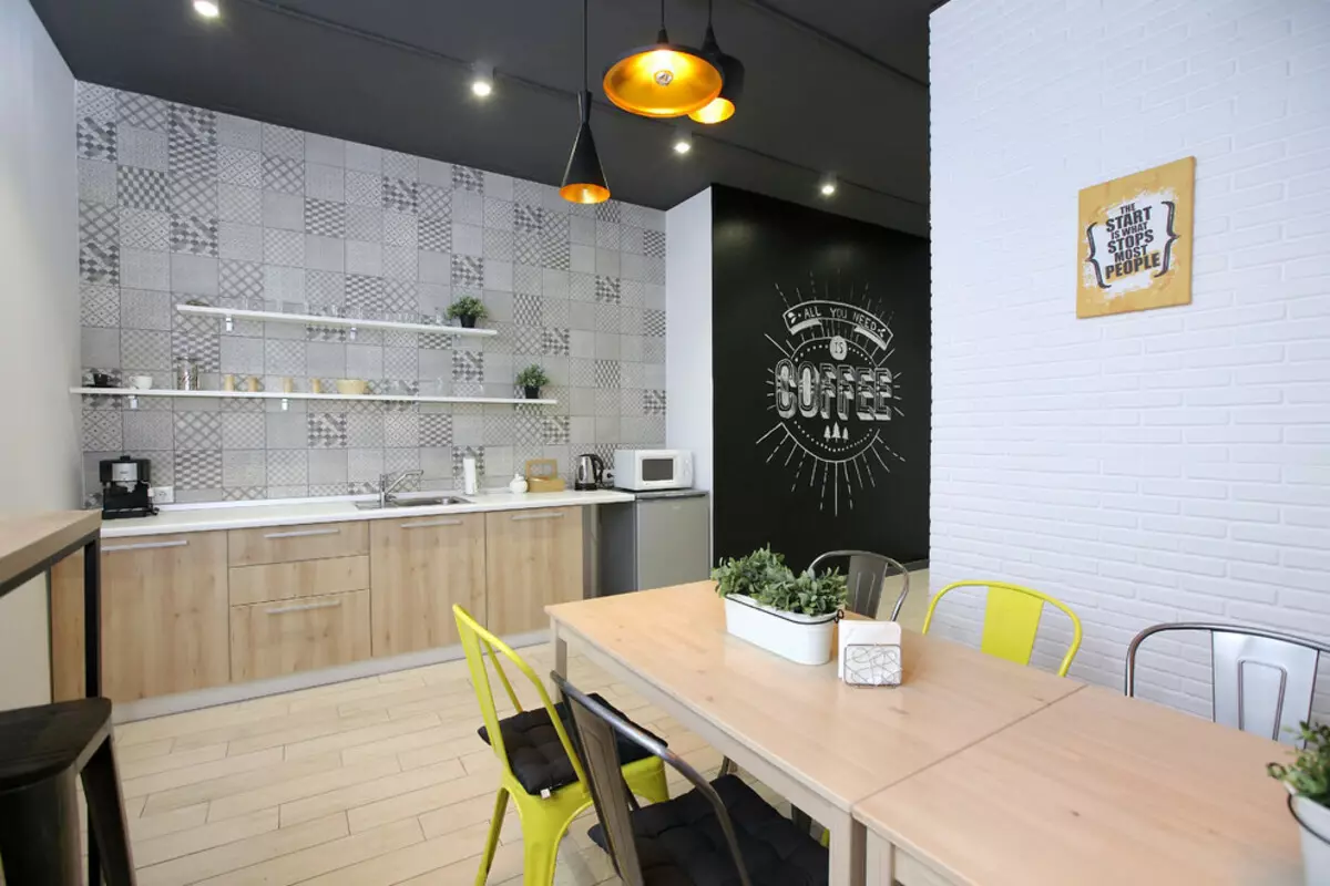 Loft Style Kitchen (99 fotos): cuina de cantonada situada en disseny d'interiors, cuina blanca i grisa, cuines modulars a l'apartament, cortines i aranyes adequades 21160_25