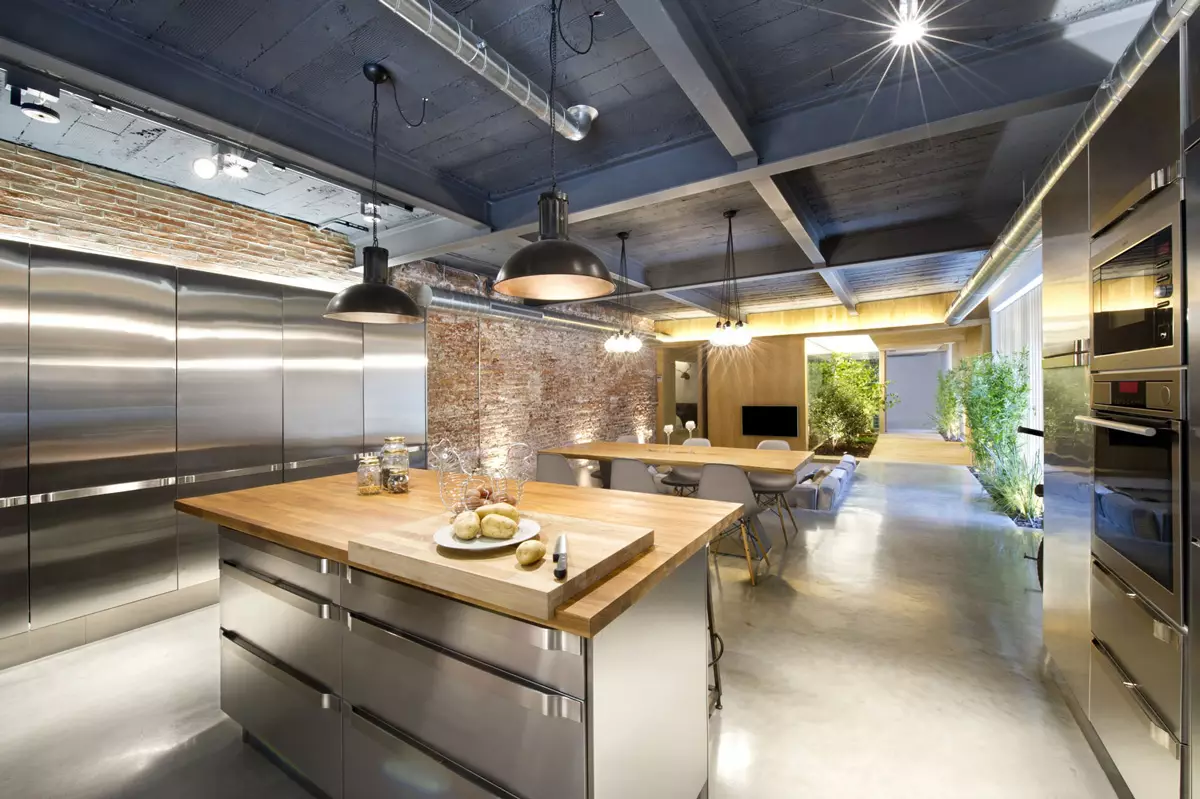 آشپزخانه سبک لفت (99 عکس): آشپزخانه گوشه ای در طراحی داخلی، آشپزخانه سفید و خاکستری، آشپزخانه مدولار در آپارتمان، پرده های مناسب و لوستر 21160_41