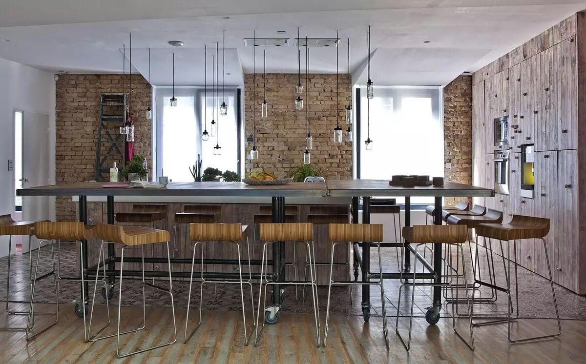 Loft Style Kitchen (99 fotos): cuina de cantonada situada en disseny d'interiors, cuina blanca i grisa, cuines modulars a l'apartament, cortines i aranyes adequades 21160_44