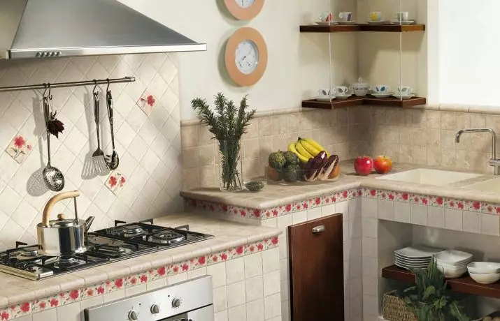 Provence cozinha (130 fotos): design de interiores cozinha branco, fone de ouvido de cozinha em estilo de oliveira. Como organizar as paredes? Como decorar a sala com flores e pinturas? 21162_48