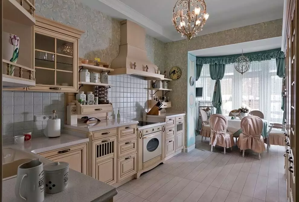 Provence Kuhinja (130 slike): Bijela kuhinja dizajn interijera, kuhinje slušalice u maslinovom stilu. Kako urediti zidove? Kako ukrasiti sobu sa cvijećem i slike? 21162_55