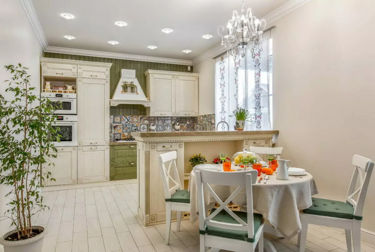 Provence Cuina (130 fotos): Disseny interior de la cuina blanca, auriculars cuina en l'estil d'oliva. La forma d'organitzar les parets? Com decorar l'habitació amb flors i quadres? 21162_74