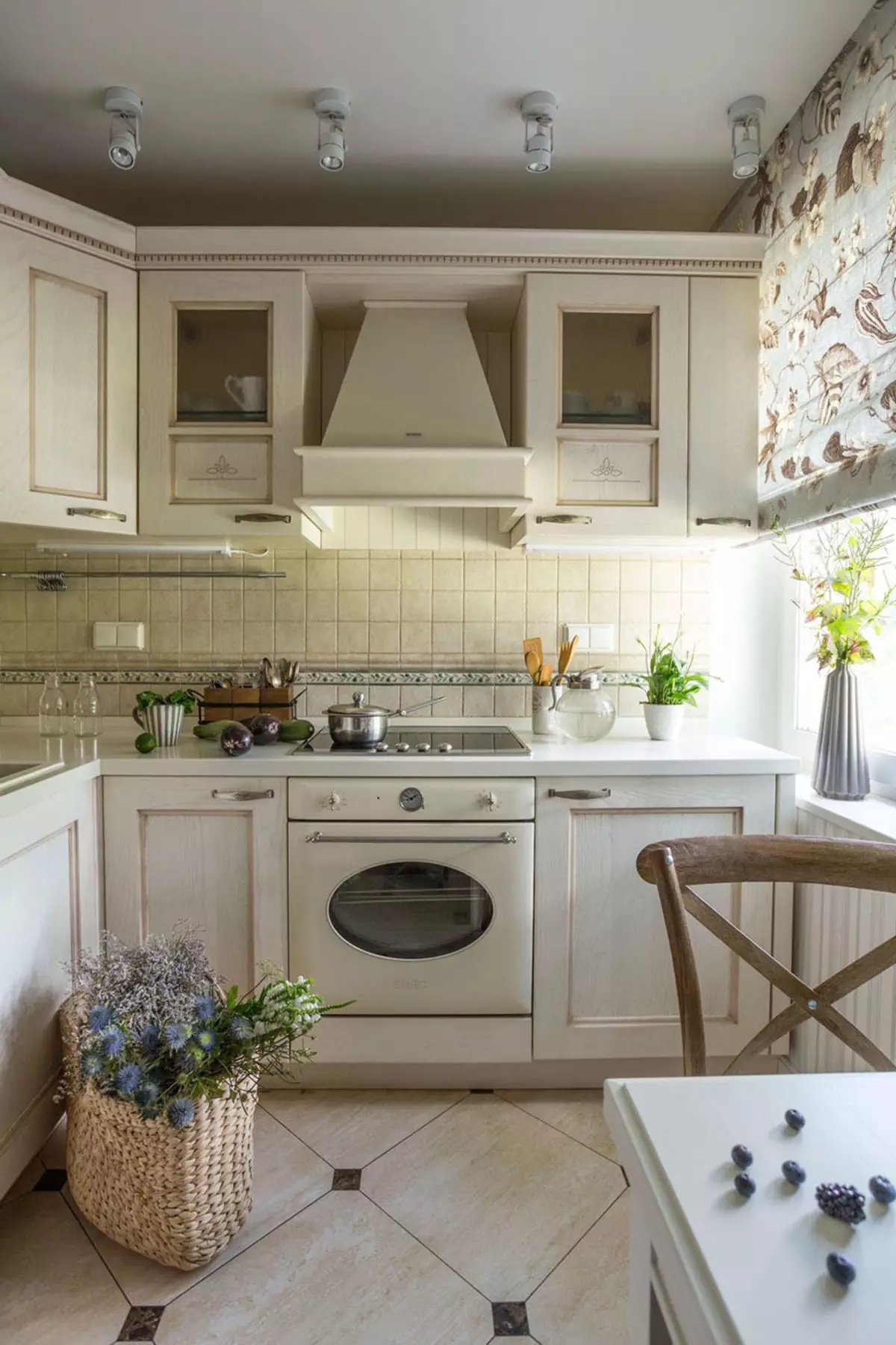 Piccole cucine nello stile della Provenza (60 foto): Design di angolo e cucine dirette all'interno di 