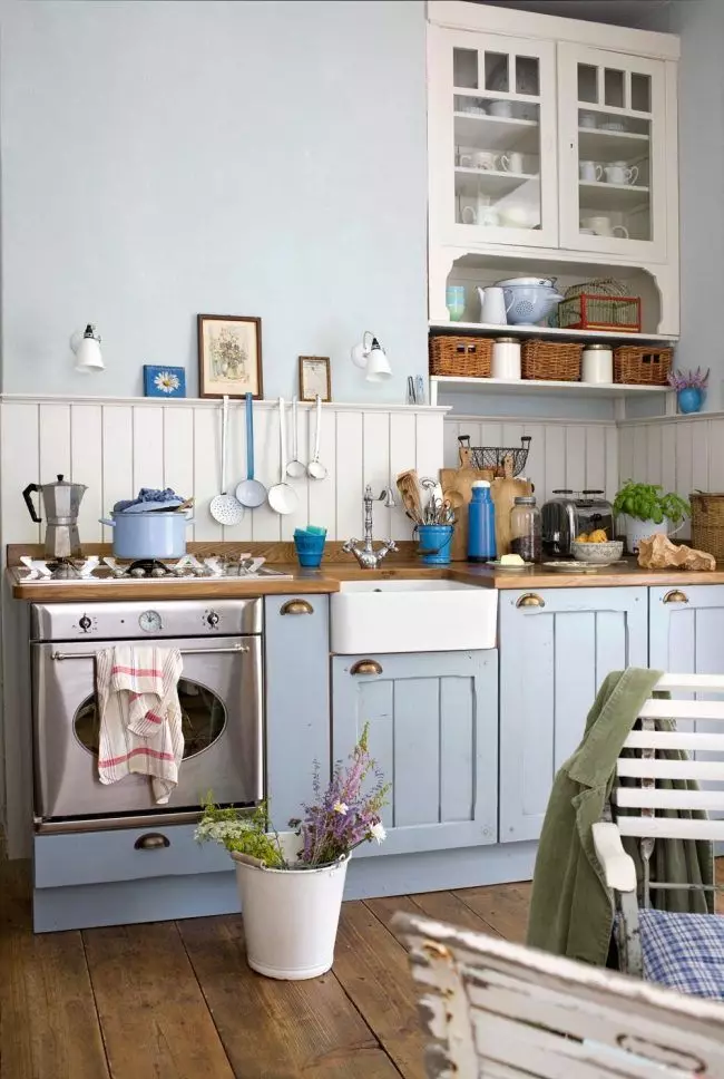 Pikku keittiöt Provence (60 valokuvaa): kulman muotoilu ja suorat keittiöt sisätiloissa 
