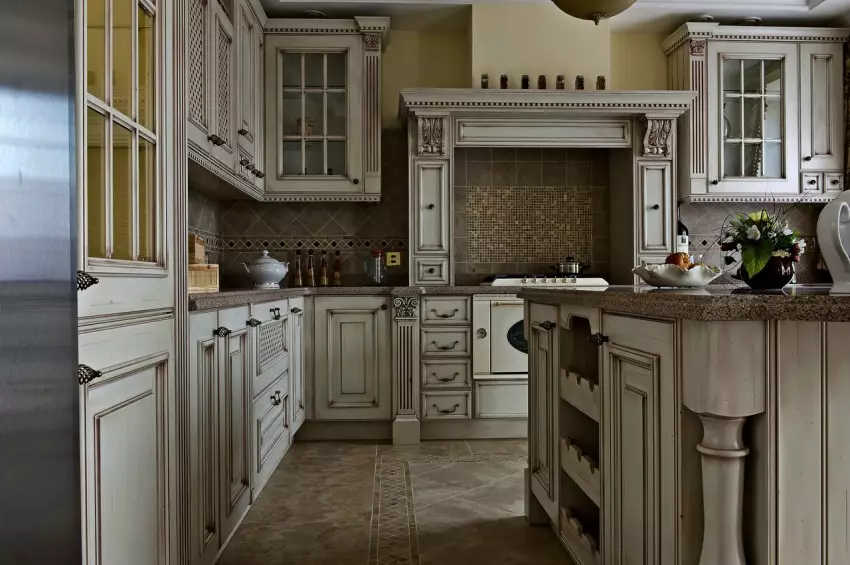 Kuchnia w stylu angielskim (68 zdjęć): Projektowanie wnętrz w angielskim stylu klasycznym, stylowe zasłony do salonu kuchennego 21167_8