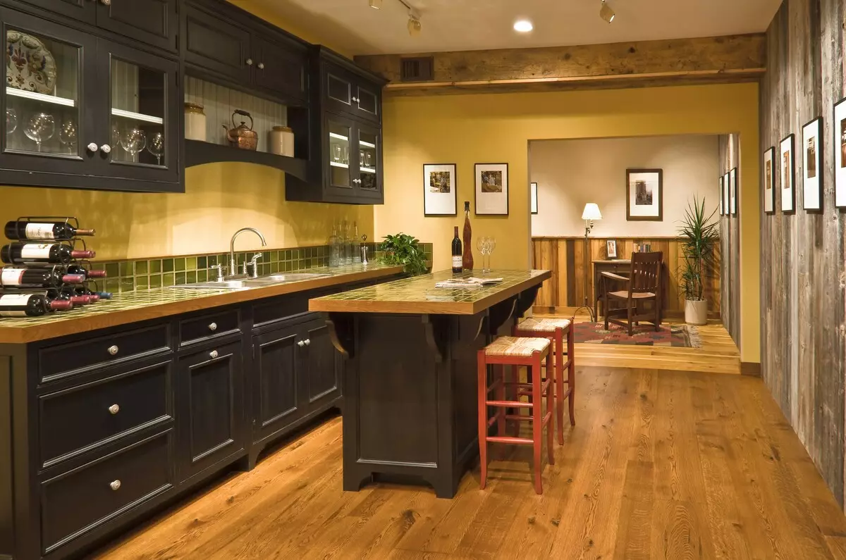 Black Kitchen (100 fotos): cuina de vellut negre amb fusta en disseny interior, cuina mat i brillant en colors gris-negre, disseny de paret negre 21175_10