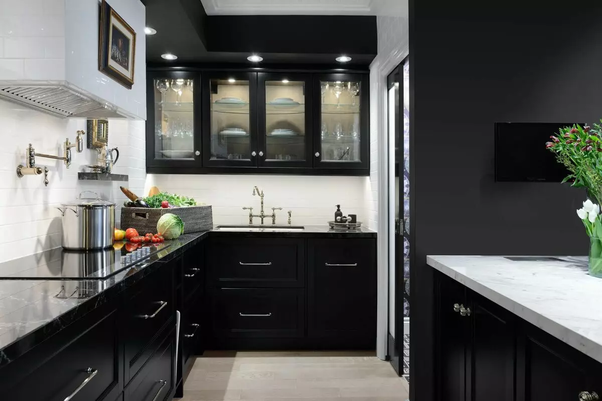 Fekete konyha (100 fotó): fekete bársony konyhai szett fa a belső kialakítás, matt és fényes konyha szürke-fekete színben, fekete falú 21175_2