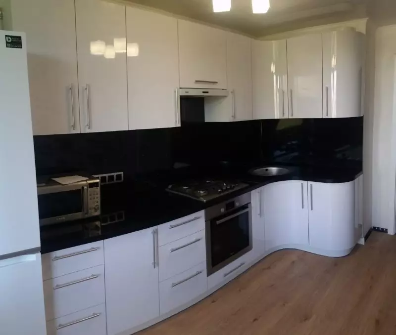 White Andular Kitchens (46 Ata): Glossyy ma Matte umukuka headsets i totonu, aso nei ma le sitaili 21179_33