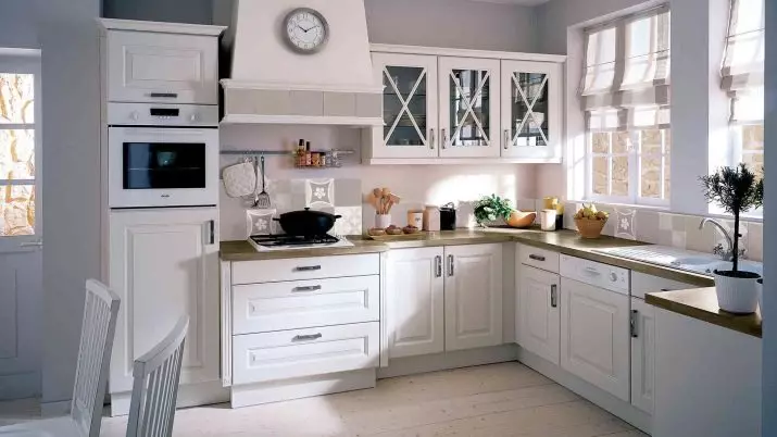 White Andular Kitchens (46 Ata): Glossyy ma Matte umukuka headsets i totonu, aso nei ma le sitaili 21179_39