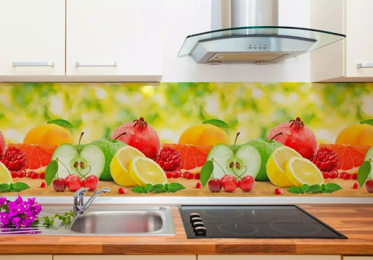 Прегача за пластичне кухиње (73 фотографије): Кухињске прегаче из АБС Пластичне, украсне зидне плоче са штампањем фотографија, провидне прегаче и друге опције 21184_42