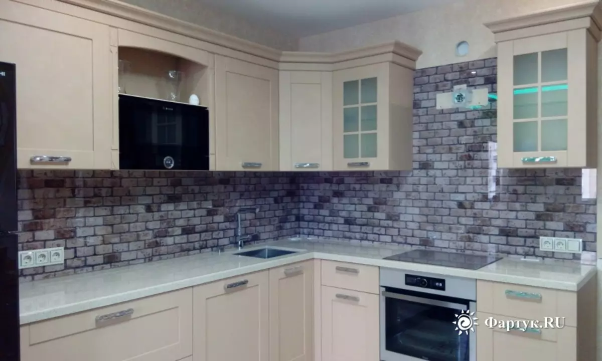Фартухи для кухні з МДФ (65 фото): стінові кухонні панелі з малюнком і фотодруком, варіанти обробки під плитку і дерево 21205_33