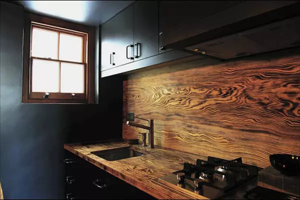 Zástery pre kuchyne z MDF (65 fotografií): stenové kuchynské panely s vzorom a fotografovaním tlač, dokončovacie možnosti pre dlaždice a drevo 21205_49