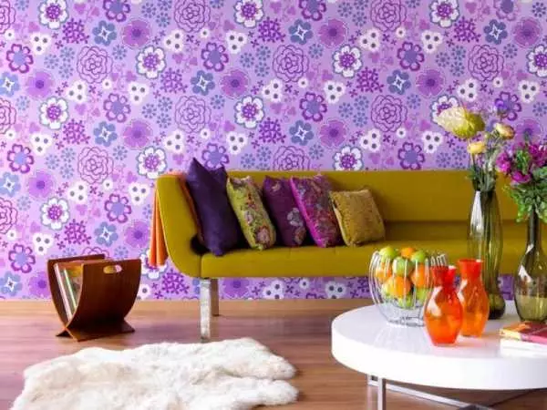 Wallpaper in der Halle (162 Fotos): Schöne Tapete an der Wand im Wohnzimmer 2021, Überblick über die Provence-Stiloptionen, wählen Sie dunkle, graue und andere Tapetenfarben 21224_108