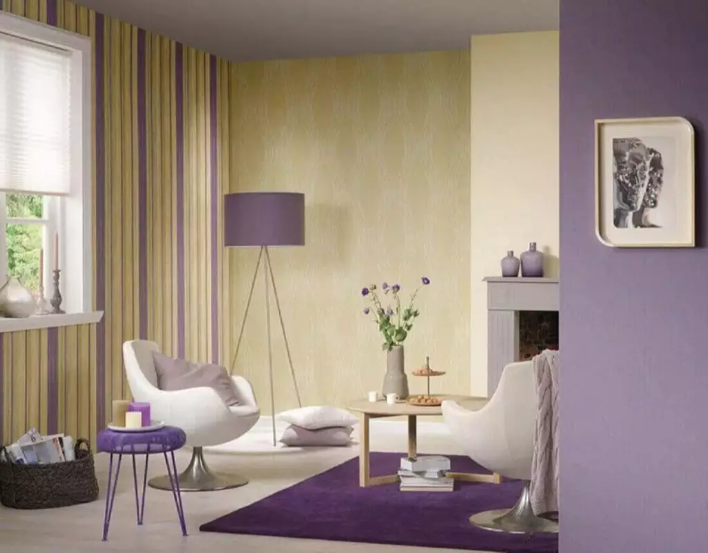 Fons de pantalla a la sala (162 fotos): Bell fons de pantalla a la paret de la sala d'estar 2021, resum d'opcions d'estil de Provença, triï fosc, gris i altres colors wallpaper 21224_151