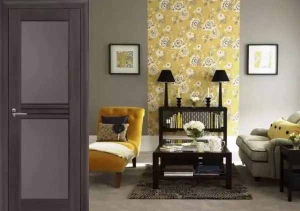 Tapeta v hale (162 fotografií): Krásná tapeta na zdi v obývacím pokoji 2021, přehled o možnosti stylu Provence, vybrat tmavé, šedé a jiné barvy tapet 21224_153