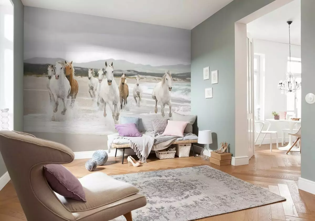 Tapeta v hale (162 fotografií): Krásna tapeta na stenu v obývacej izbe 2021, prehľad o možnostiach štýlu Provence, vyberte tmavé, sivé a iné farby tapety 21224_36
