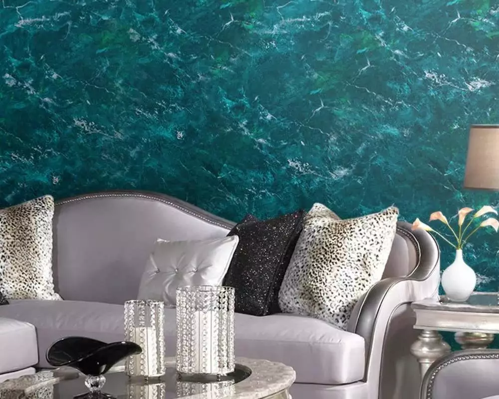 Tapeta w hali (162 zdjęcia): Piękna tapeta na ścianie w salonie 2021, przegląd opcji stylu Prowansji, wybierz ciemno, szare i inne kolory tapet 21224_49