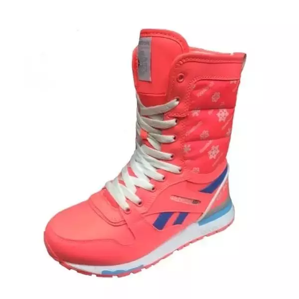 Reebok Vroulike Pligte (33 foto's): resensies oor winter modelle met pels 2123_23