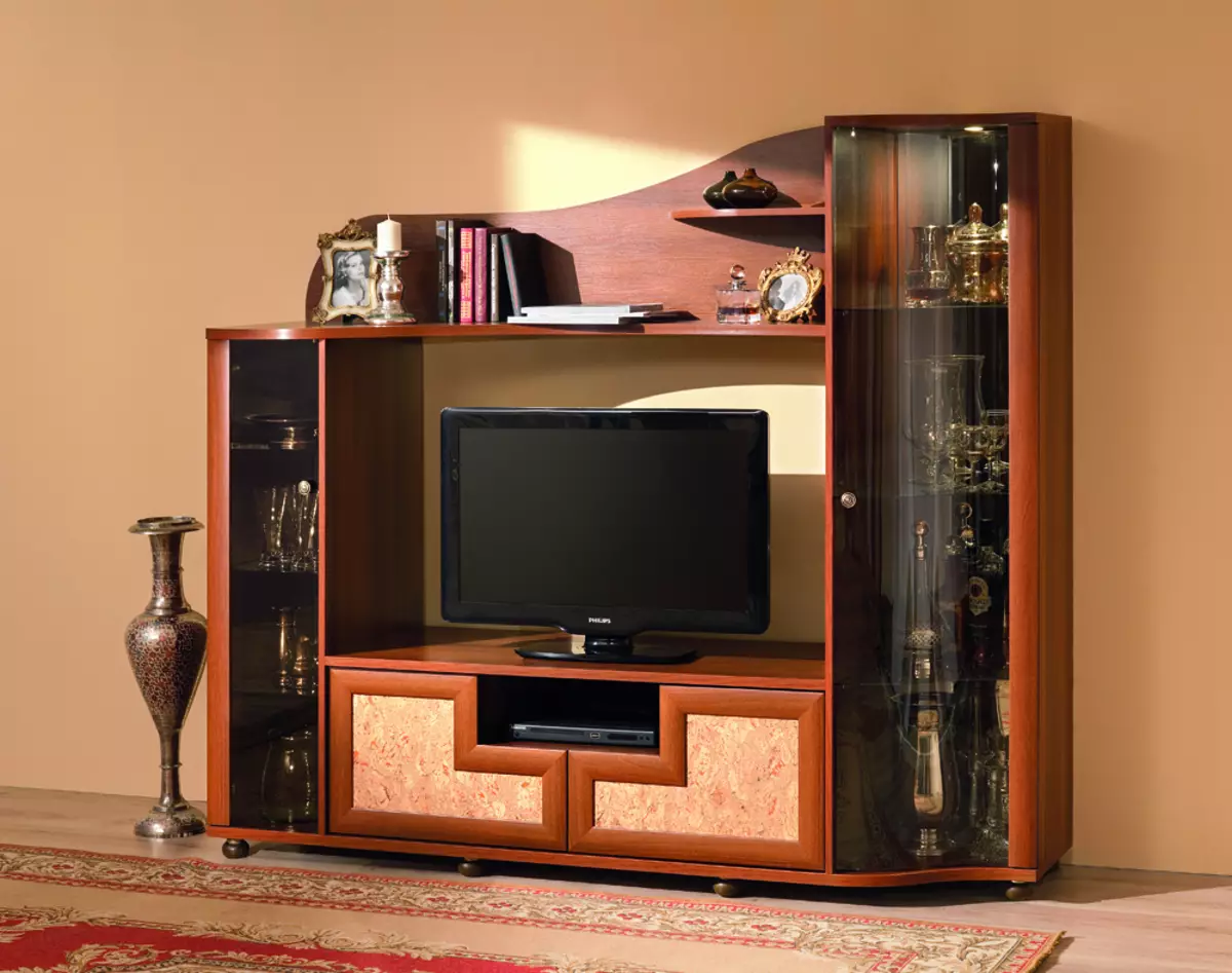 Gorki v obývacím pokoji (95 fotografií): Vyberte si skříňky na nádobí a pod televizi v hale. Posuňte stěny ve stylu klasické a další 21243_50