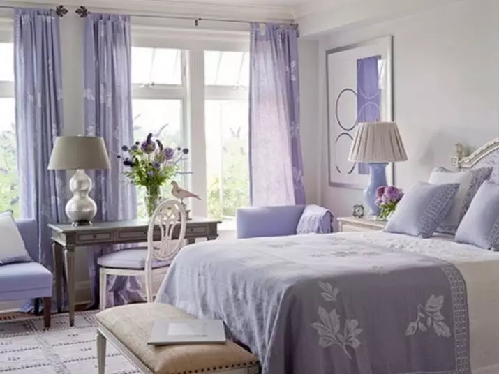 Violetti verhot makuuhuoneessa (38 kuvaa): violetti ja laventeli verhot valon värin valoilla makuuhuoneen sisustuksessa, luumut verhot 21272_29