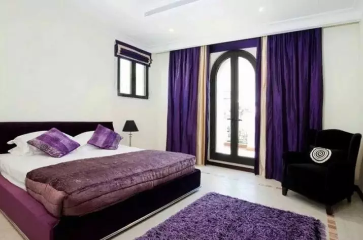 Lilla gardiner i soverommet (38 bilder): lilla og lavendel gardiner med lys av lys farge i soverommet interiør, plomme gardiner 21272_37