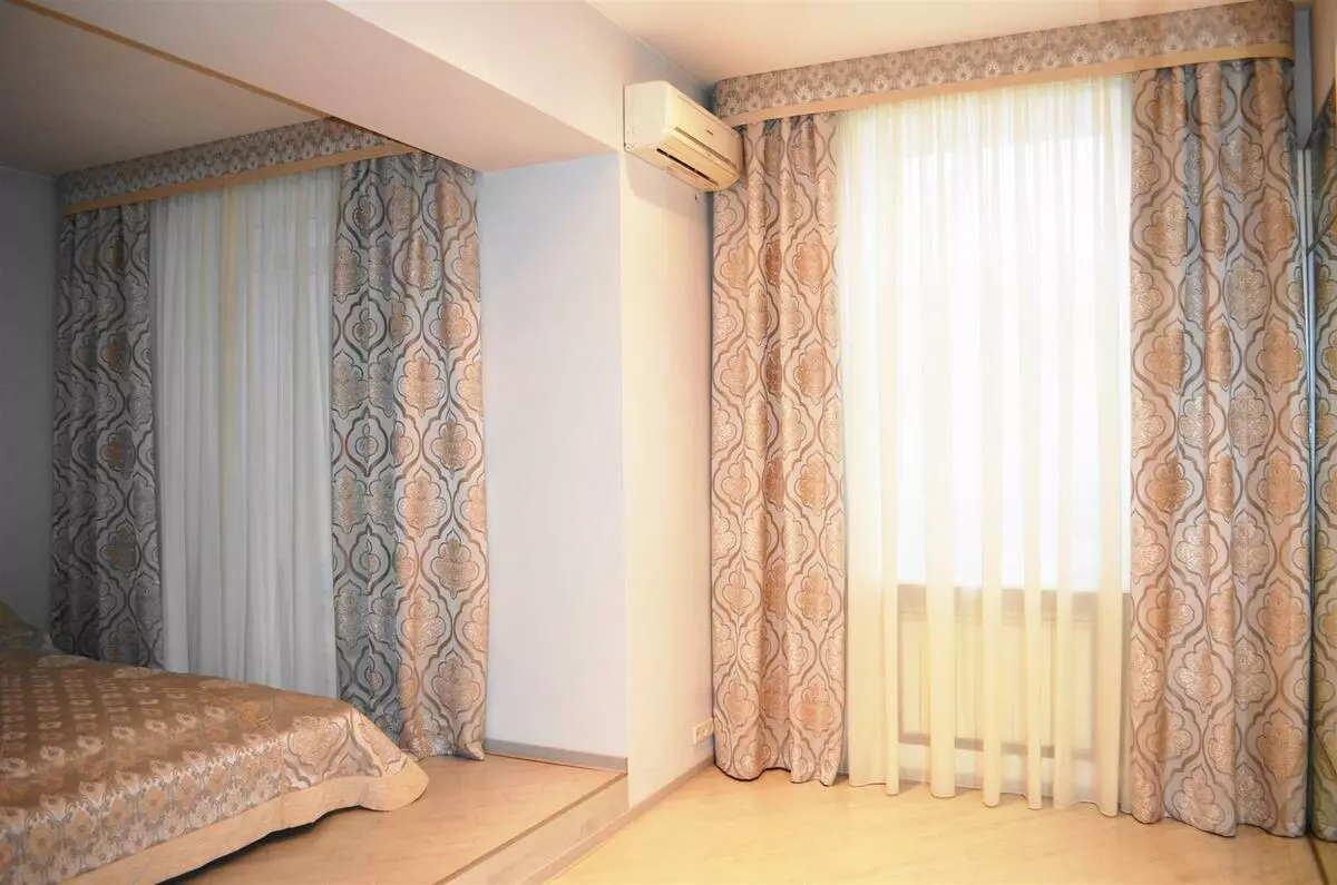 Lambreks สำหรับห้องนอน (55 ภาพ): ผ้าม่านการออกแบบใหม่จาก Tulle กับ bandanda การให้บริการของทางเลือกของผ้าม่านที่สวยงามและทันสมัยสำหรับหน้าต่าง 21275_46