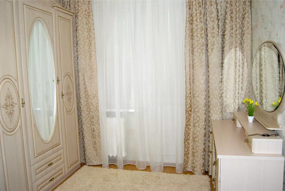 Tulle no cuarto (79 fotos): Deseño de cortinas de torre. Que fermoso para colgar un conxunto de cortinas de aire? Produtos de gasa e tul de capron, veo denso fácil e outros tipos 21279_3