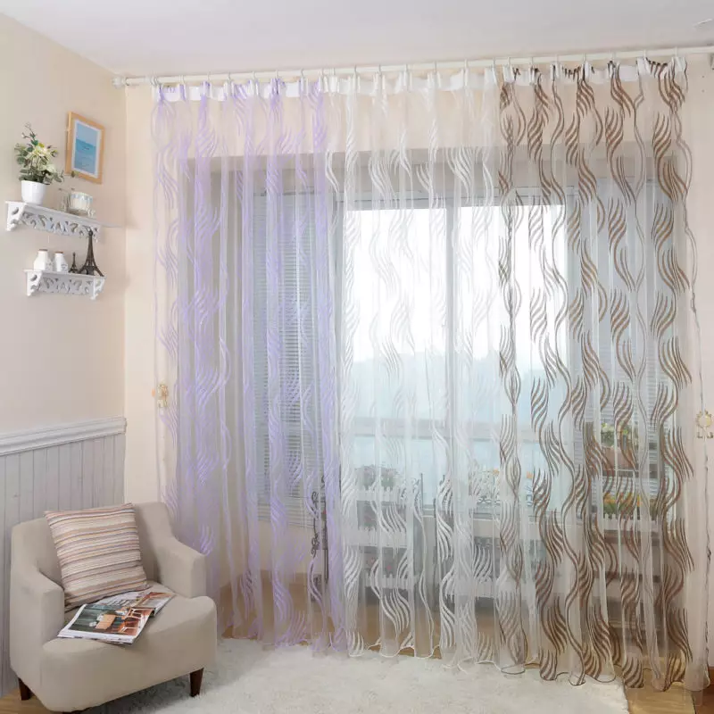 在臥室里蒂略（79張照片）：塔窗簾設計。掛一套空氣窗簾多麼美麗？雪紡產品和毛卷從卡螺旋，易緻密的面紗和其他類型 21279_6