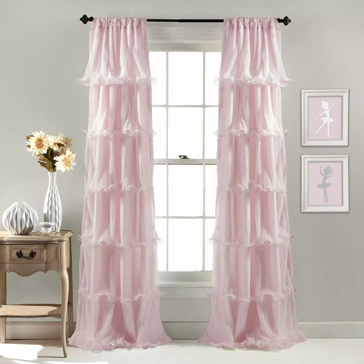 Tulle in the bedroom (79 photos): Design of tower curtains. How beautiful to hang a set of air curtains? Chiffon products and tulle from Capron, Easy dense veil and other types 21279_77