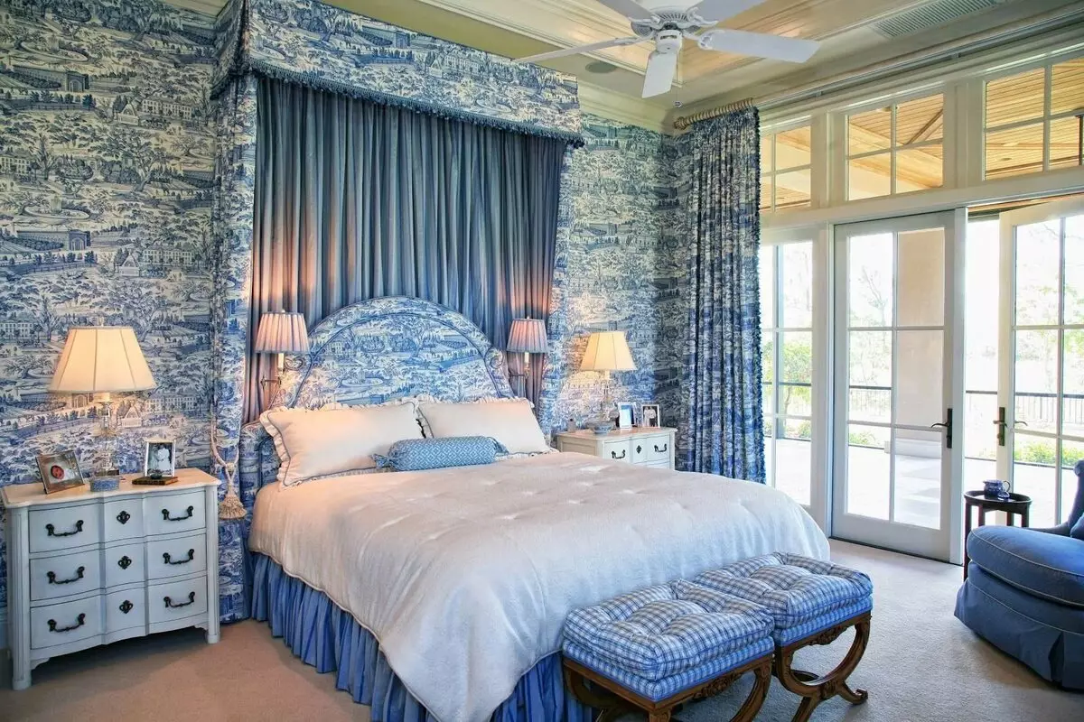 Perdele în dormitorul albastru (27 fotografii): Ce nuanțe sunt potrivite pentru tapet de albastru? 21285_8