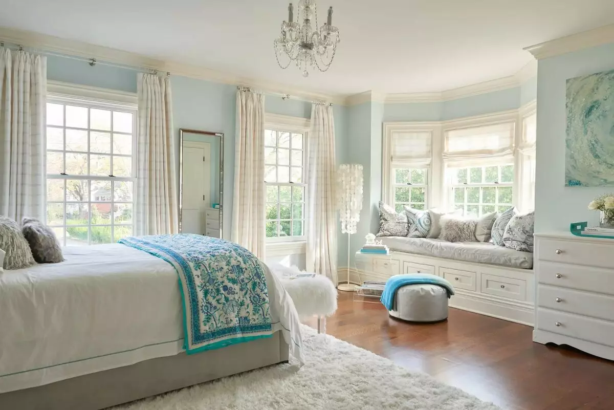 Vorhänge im blauen Schlafzimmer (27 Fotos): Welche Tönen eignen sich für Tapeten von Blau? 21285_9