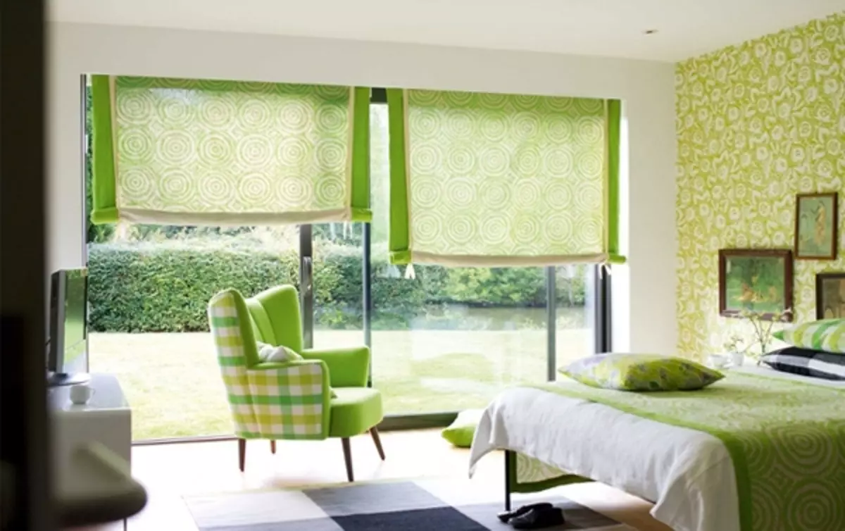 Zöld függöny a hálószobában (58 fotó): belső mentával és világoszöld függönyök, design smaragd függönyök és sötétzöld függönyök, más lehetőségek 21286_12