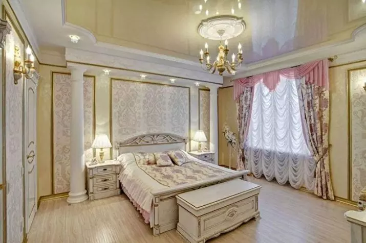 Langsir dalam bilik tidur ringan (45 foto): Tirai apa yang sesuai dengan bilik tidur dengan perabot putih? Reka bentuk dan warna tirai 21292_17