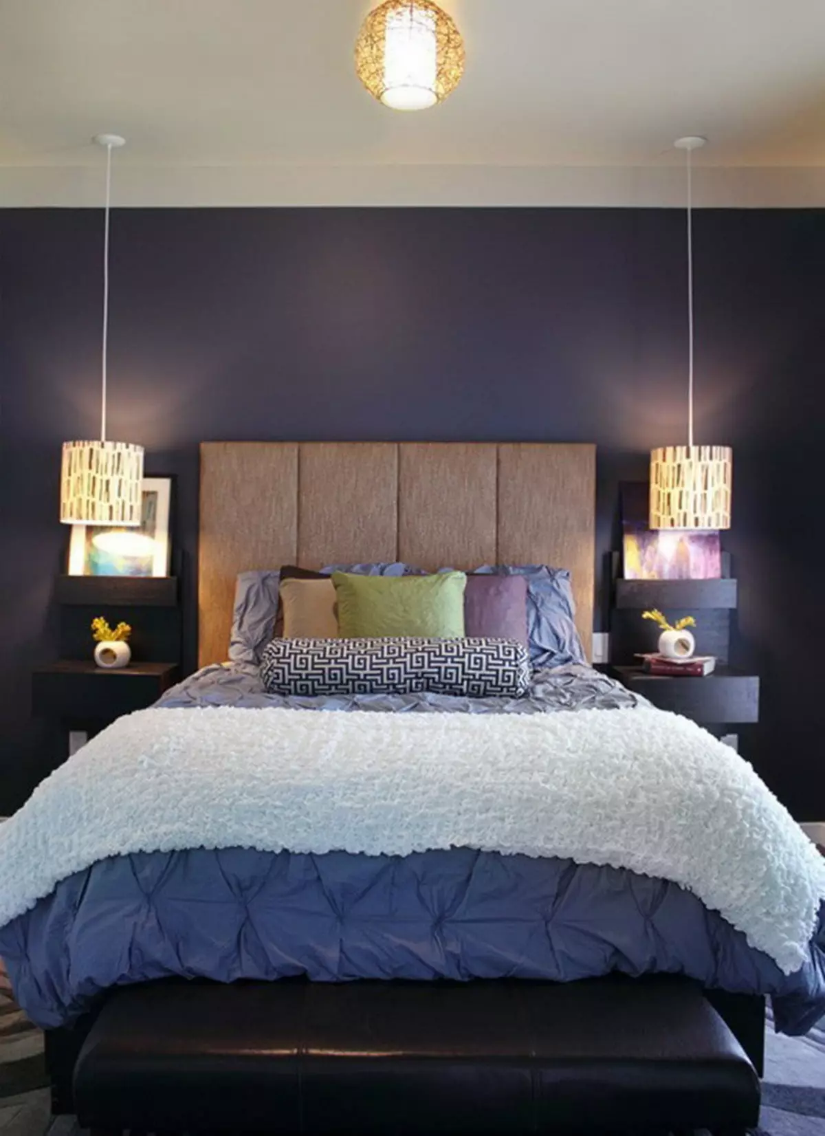 Rov v spalnici nad posteljo (54 fotografij): moderne stenske svetilke. Kakšna je višina od njih, da jih obesite? Pravilna namestitev suspenzij 21303_6