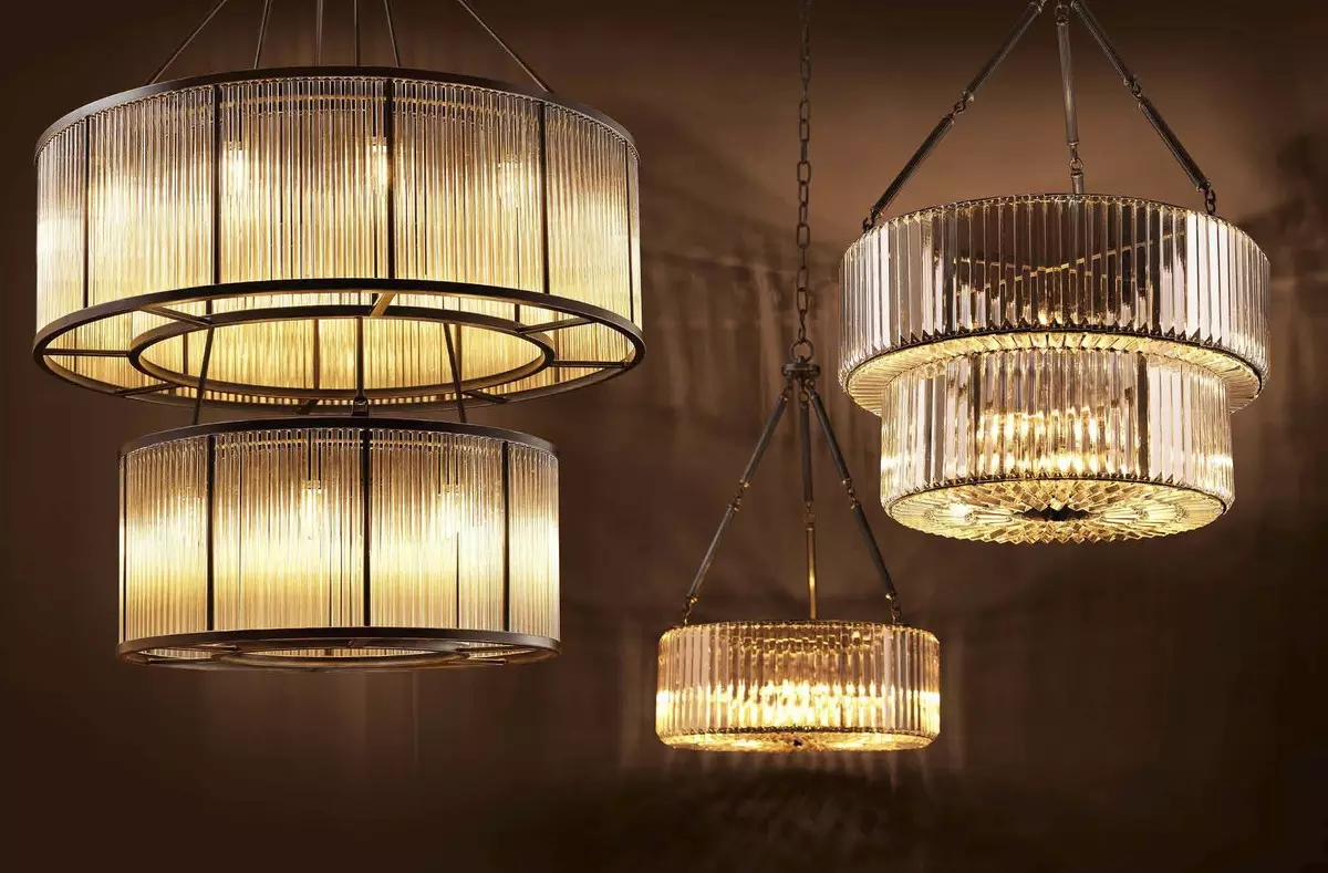 Chandeliers дар хонаи хоб (85 акс): Моделҳои шифт: Моделҳои шифт барои шифт, бо рӯшноӣ дар сабкҳои замонавӣ ва классикӣ, доғҳои зебои услубӣ 21306_39