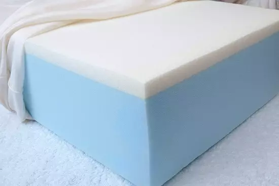 Dyshekë poliuretani: pro dhe kundër të dyshekëve të shkumës poliuretani. Cfare eshte? Modelet 160x200 cm dhe madhësi të tjera, shqyrtime 21308_15