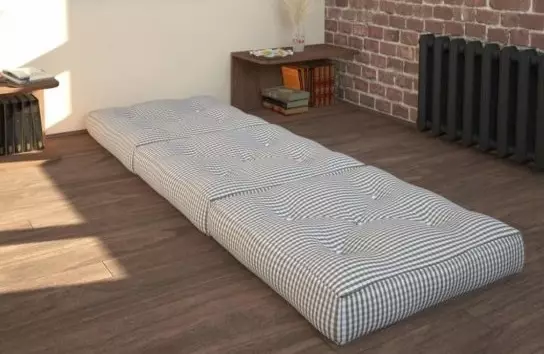 Dyshek për gjumë në dysheme: dyshekë në natyrë japoneze në vend të shtretërve për mysafirët, modelet e larta dhe të tjera, shembuj në brendësi 21322_18