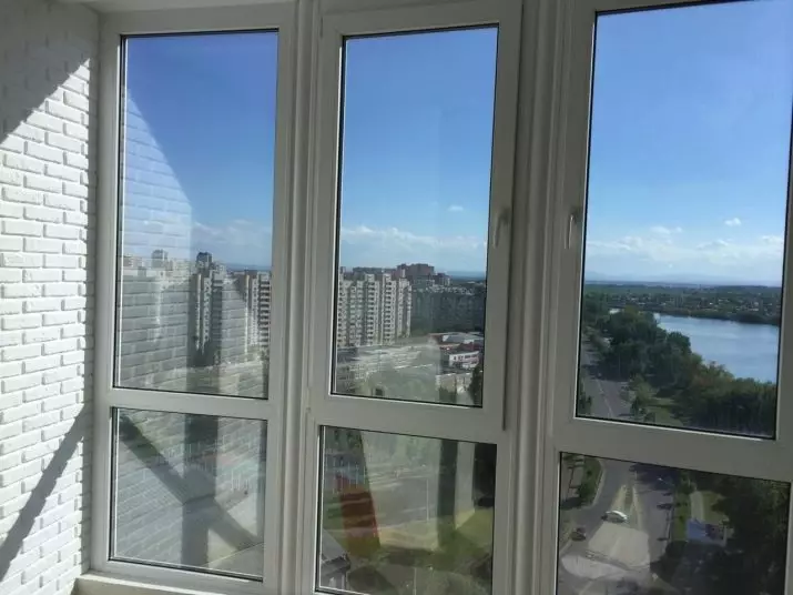 Balkoni Toning (32 foto): Fitur windows windows of cermin lan film tinting liyane ing loggia 21353_23