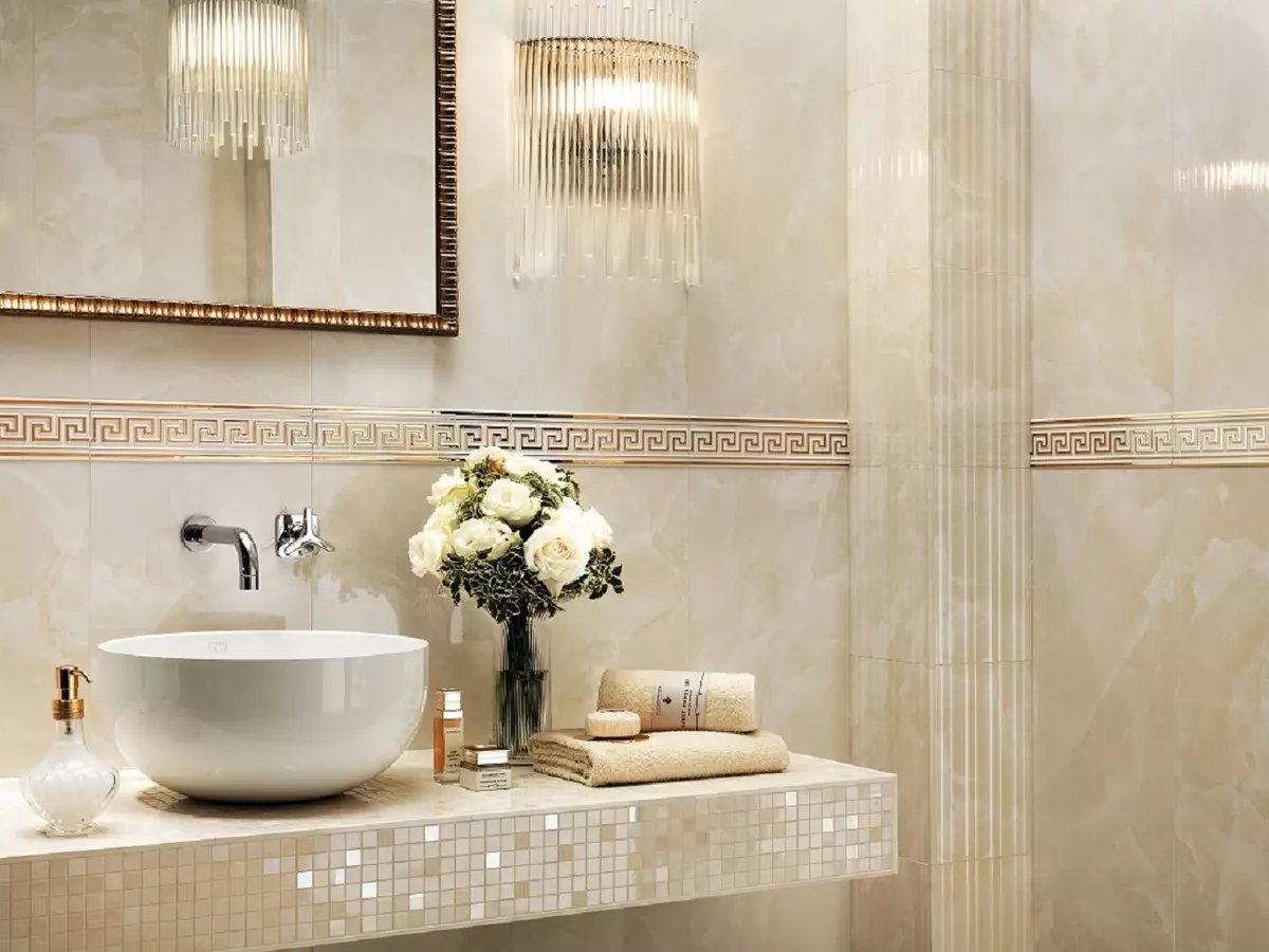 Tuile de marbre pour la salle de bain (54 photos): carreaux de céramique sous la salle de bains en marbre, conception de carreaux de marbre blanc et vert à l'intérieur, autres options 21357_11