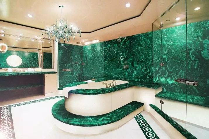 适用于浴室的大理石瓷砖（54张照片）：大理石浴室下的瓷砖，白色和绿色大理石瓷砖设计内部，其他选择 21357_32