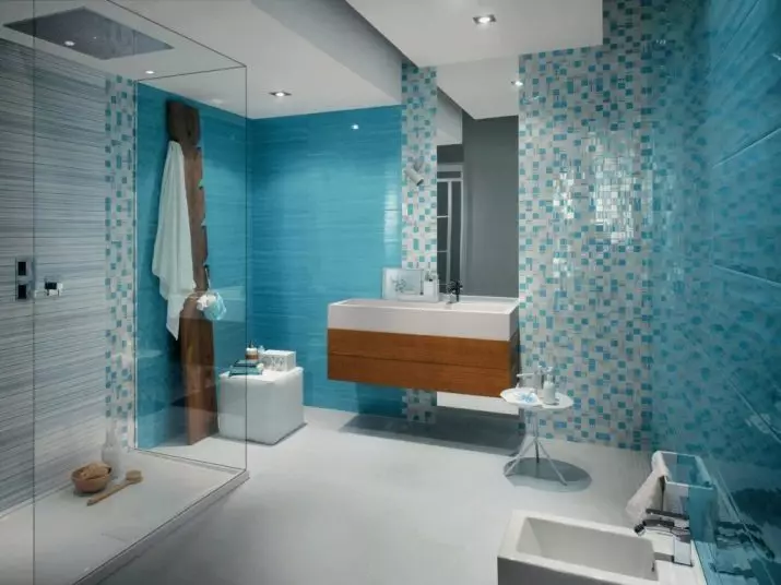 Tile mozaik za kopalnico (125 fotografij): Oblika prostora z mozaičnimi ploščicami na tleh, samolepilne ploščice v notranjosti, keramične in plastične, steklene ploščice in druge možnosti 21358_124