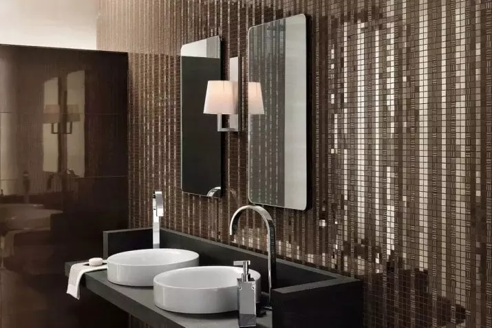 Tile mozaik za kopalnico (125 fotografij): Oblika prostora z mozaičnimi ploščicami na tleh, samolepilne ploščice v notranjosti, keramične in plastične, steklene ploščice in druge možnosti 21358_71